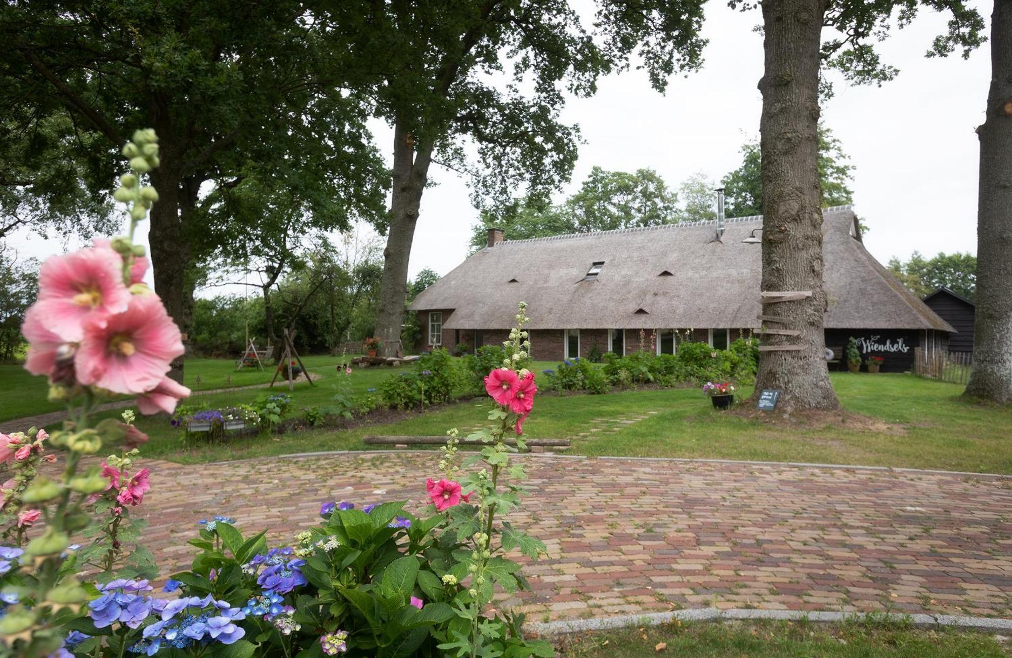 Groepshoeve Wiendsels Weerwille Buitenkant foto